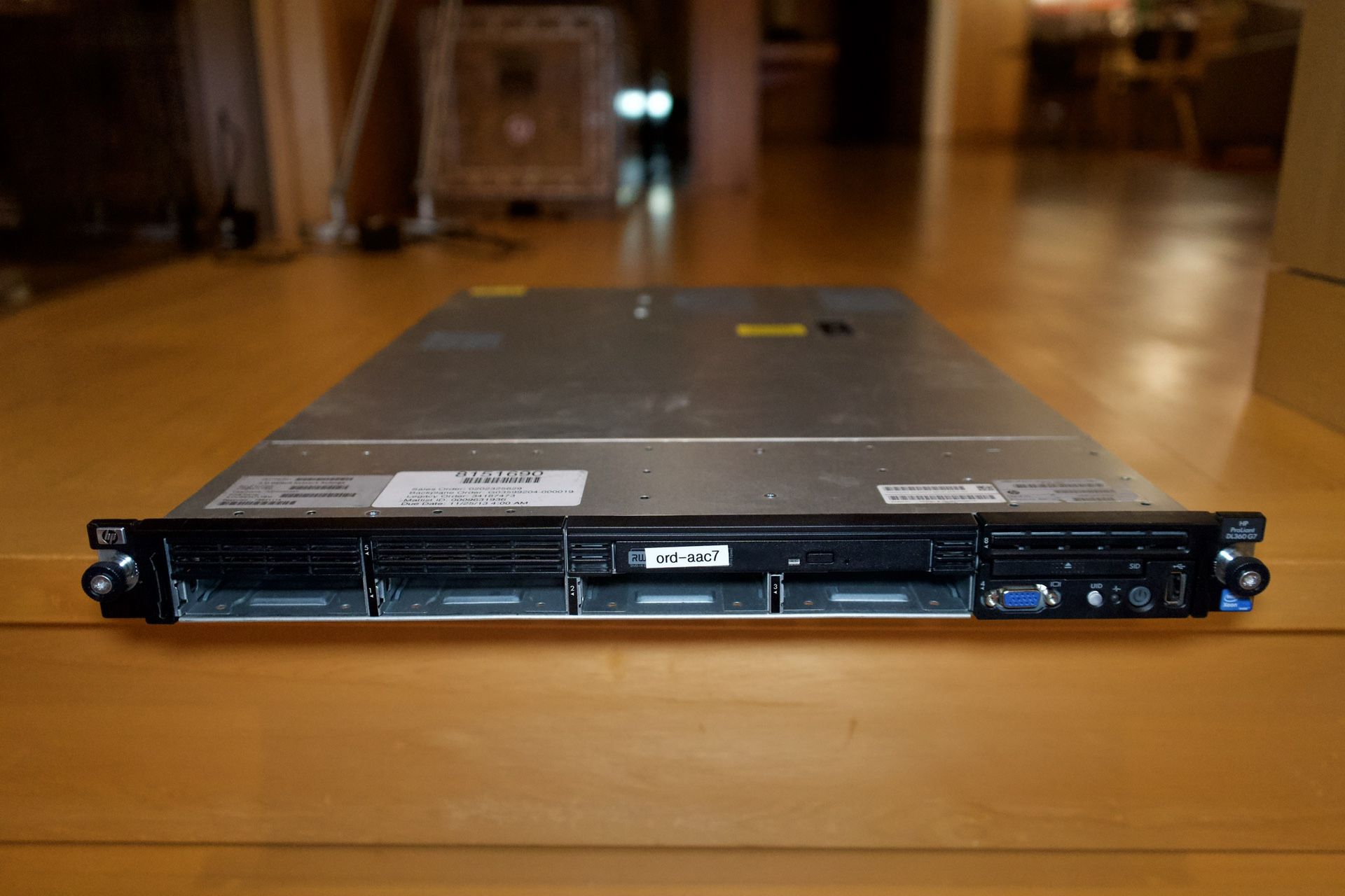 HP ProLiant DL360 G7 SFF server: 2x Intel Xeon X5670 2.9 GHz 6-core CPU, 36GB DDR3-1333, no HDDs