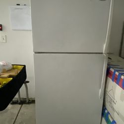 Refrigerator 