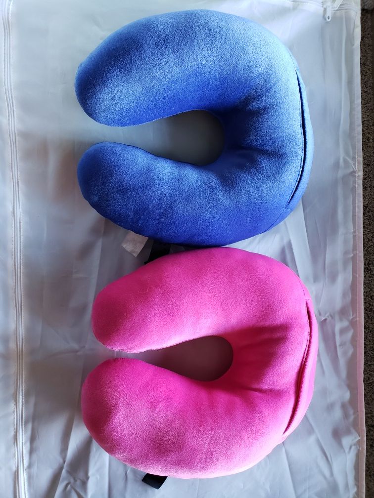 2 Travel Neck Pillows