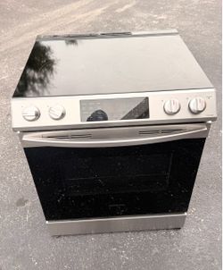 Samsung Rapid Heat Induction 30-in 4 burners 6.3-cu ft, Slide-In Single Induction Range (Fingerprint Resistant Stainle...