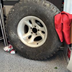 Truck Rim And Tire For Same 