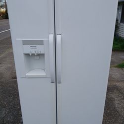 Frigidaire Fridge - Can Deliver 