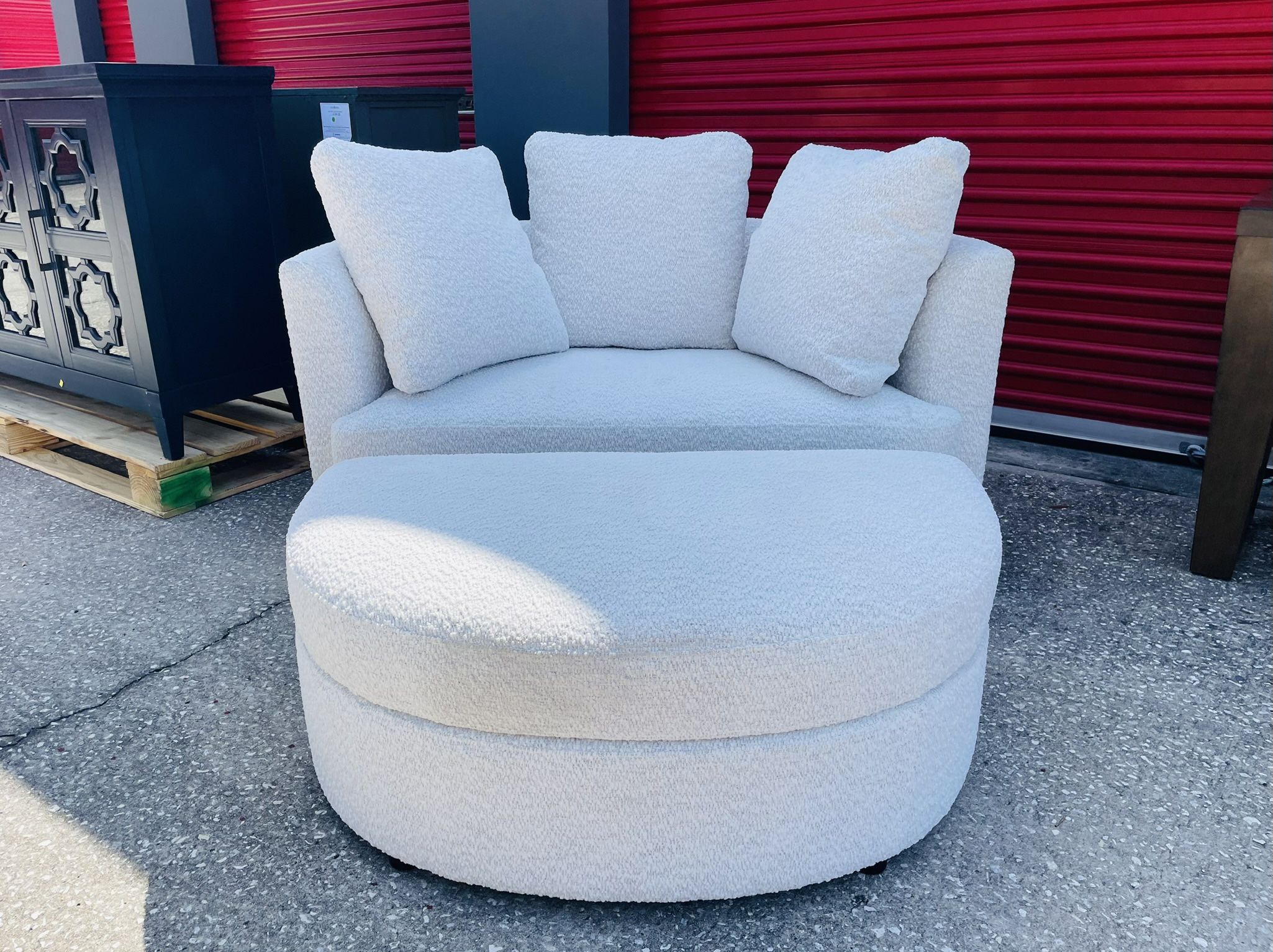 🏷FURNITURE OUTLET | Holley Oversized Fabric Accent Chair with Storage Ottoman 💥 We Finance