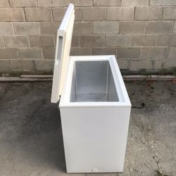 7.0 Cu Ft Chest Freezer 