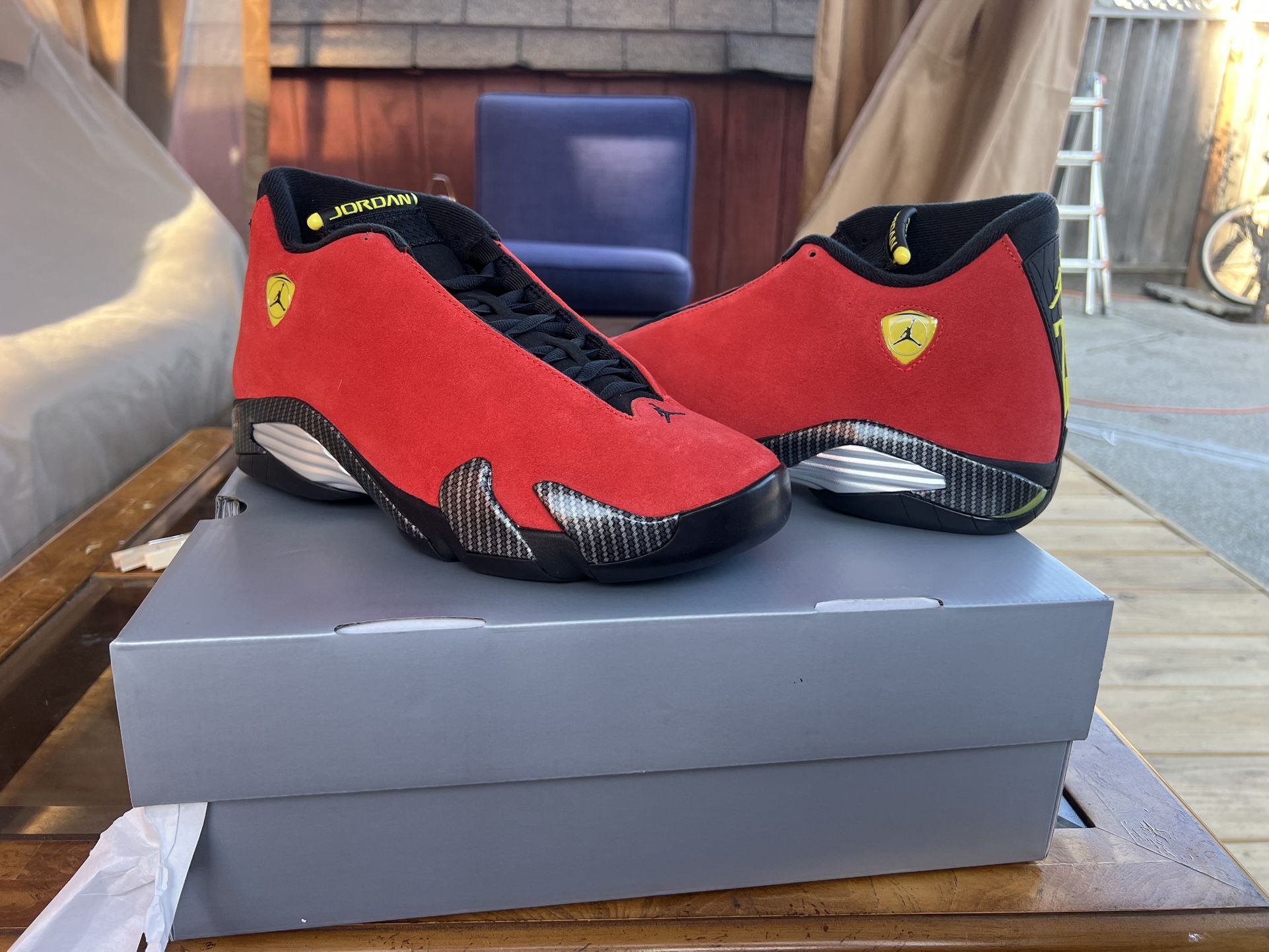 Air Jordan 14 Retro Ferrari