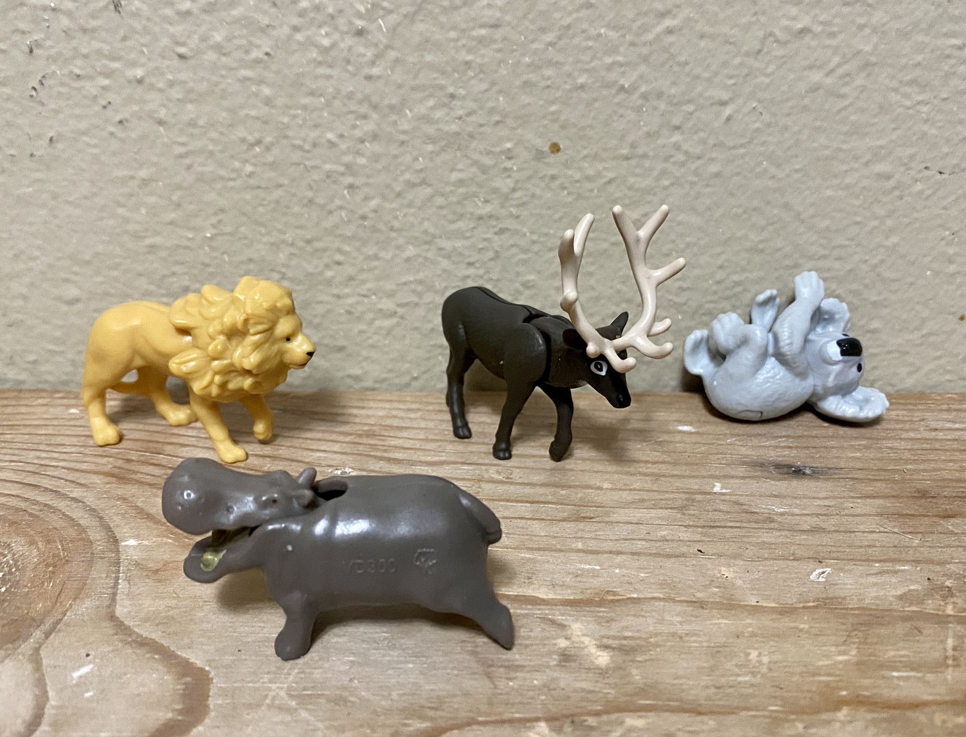 Lot of 4 KINDER Surprise Egg Toys Zoo Animals Lion Reindeer Koala Hippo