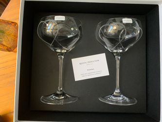 Beautiful Royal Doulton Swarovski Crystal Stemware Two Hearts