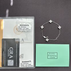 Moissanite Clover Bracelet 