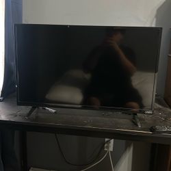 Vizio flat screen Smart Tv 28 inch