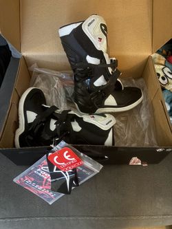 Alpinestars tech 3 kids size 10 boots