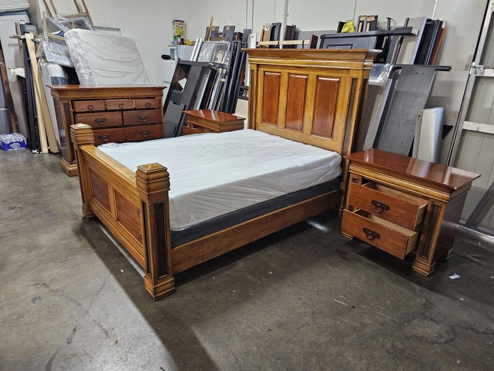 Queen Bedroom Set