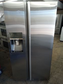 Samsung stainless steel side by side refrigerator with showcase door - Free delivery
