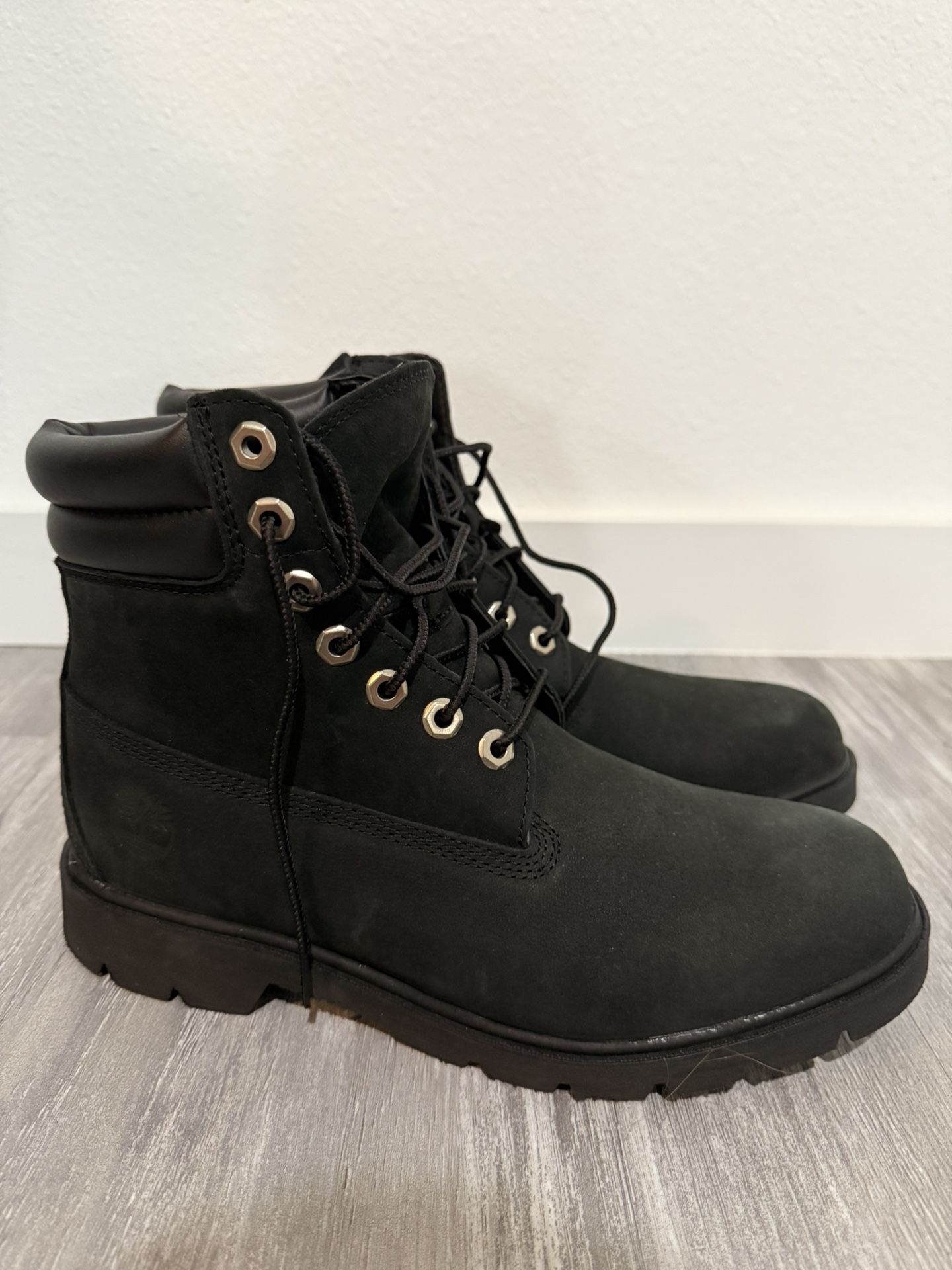 Brand New Timberlands 6 Inch boots Men’s Size 9.5