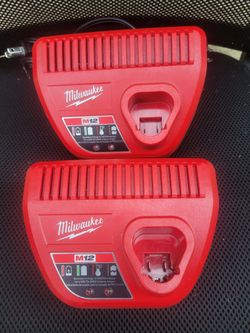 12v Milwaukee charguer