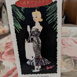 Beautiful Blonde Barbie "Solo In The Spotlight" Hallmark Keepsake Ornament 1995
