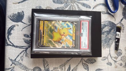 2021 Pokemon  swsh , Pikachu v , fusion strike