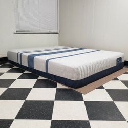 Queen size mattress - can DELIVER almost anywhere for $20 extra - gently used and in very good condition 😍