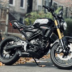 2025 XMT 250 WITH 2,000 Miles 