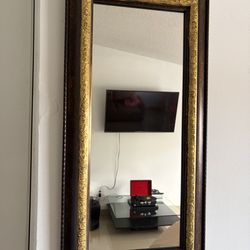 Traditional Wall Mirror