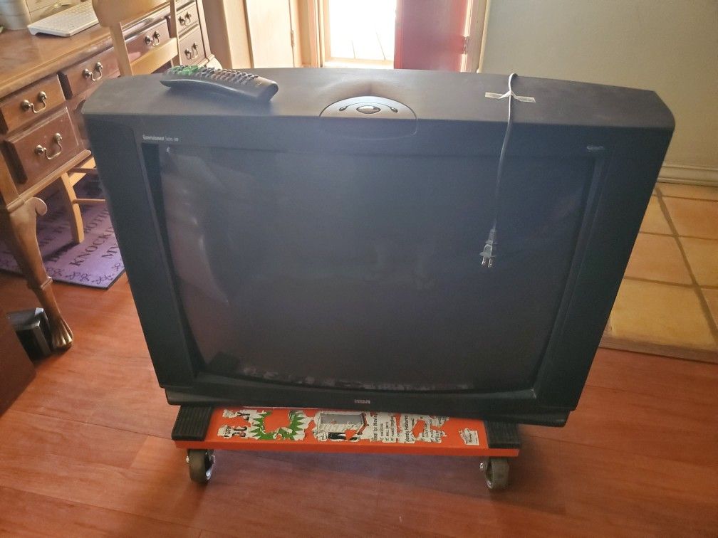 The F36669 is packed with entertainment! This 36"""" RCA Entertainment Series Television is loaded with features! The High-Performance Video System cr