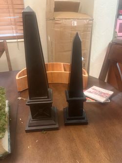 Vintage Villa Garnelo Spanish Neoclassical Obelisks