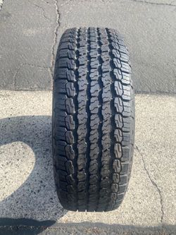 (1) 255/70R18 Goodyear Wrangler Tire