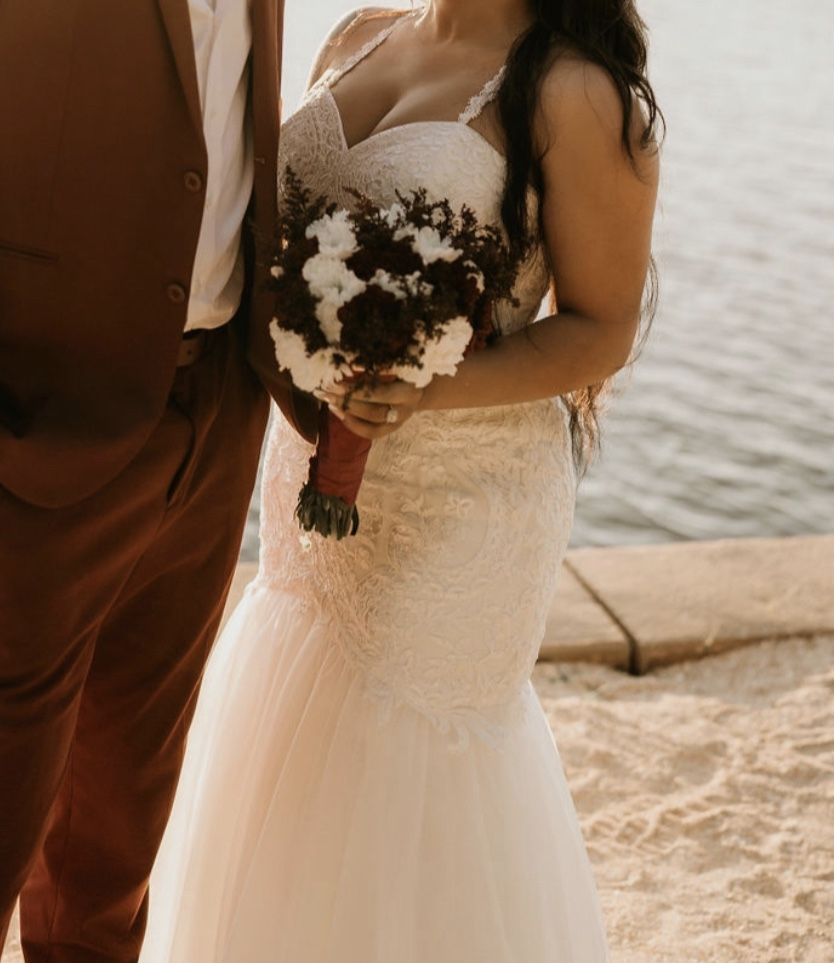 Size 8 Off White Wedding Dress