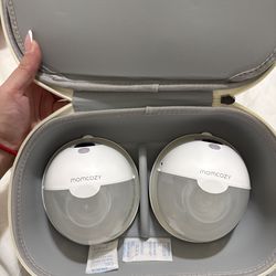 Momcozy hands free breat pump