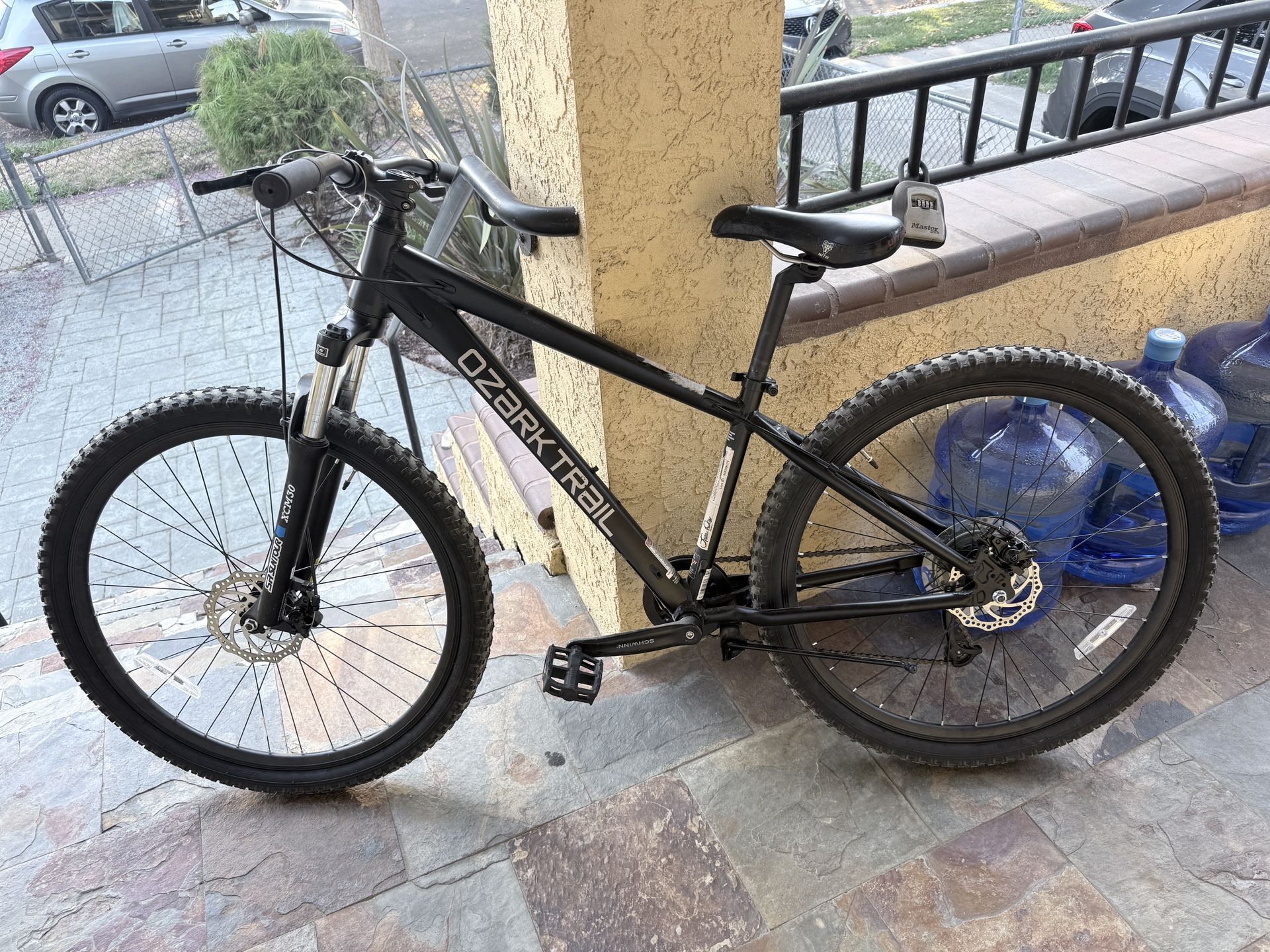 Ozark trail vibe 27.5 Small bike used once