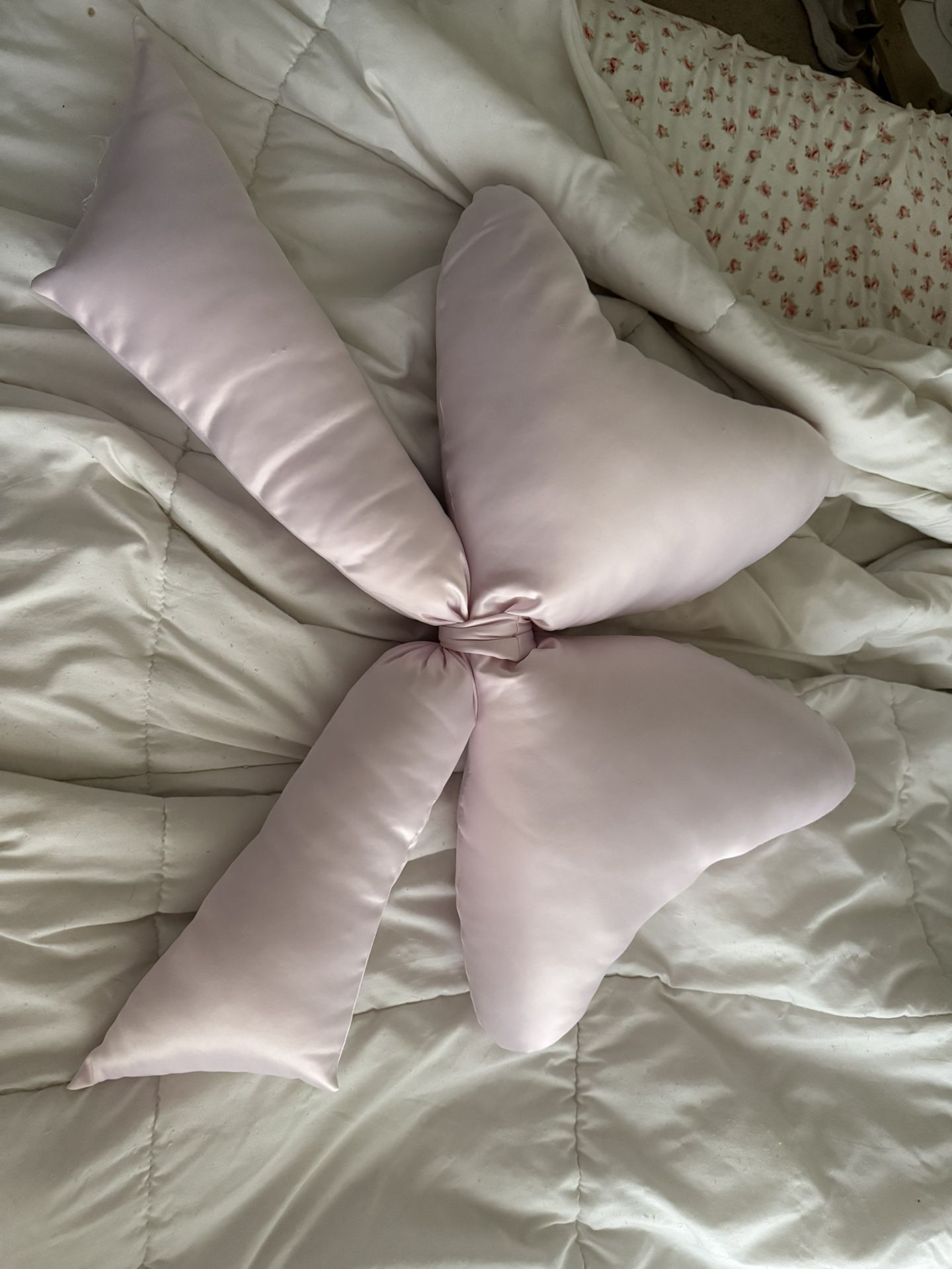 Bow Pillow