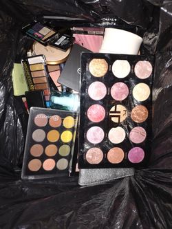 Make Up ALL SORTS: Eyeshadow/Blush Palettes