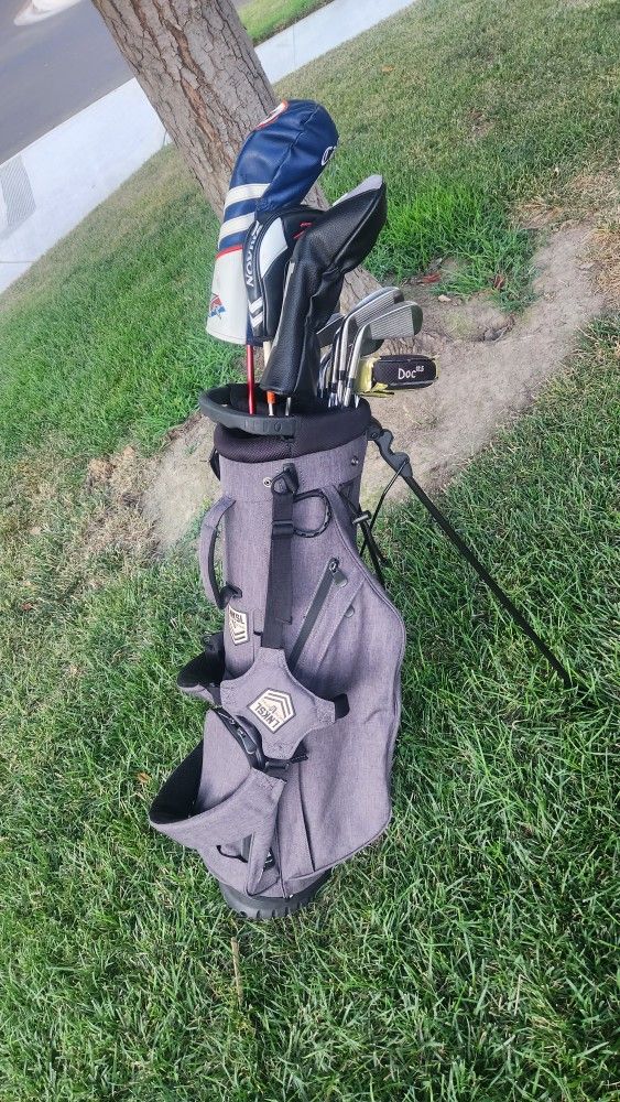 Very Nice Set Of Intermediate Player Golf Clubs