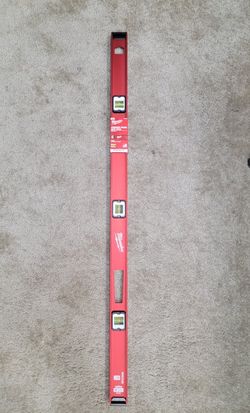 Lavel 48 inch (122 cm) long. Has a strong magnetic edge, super durable frame. Comes with pitch lines and impact resistant vi