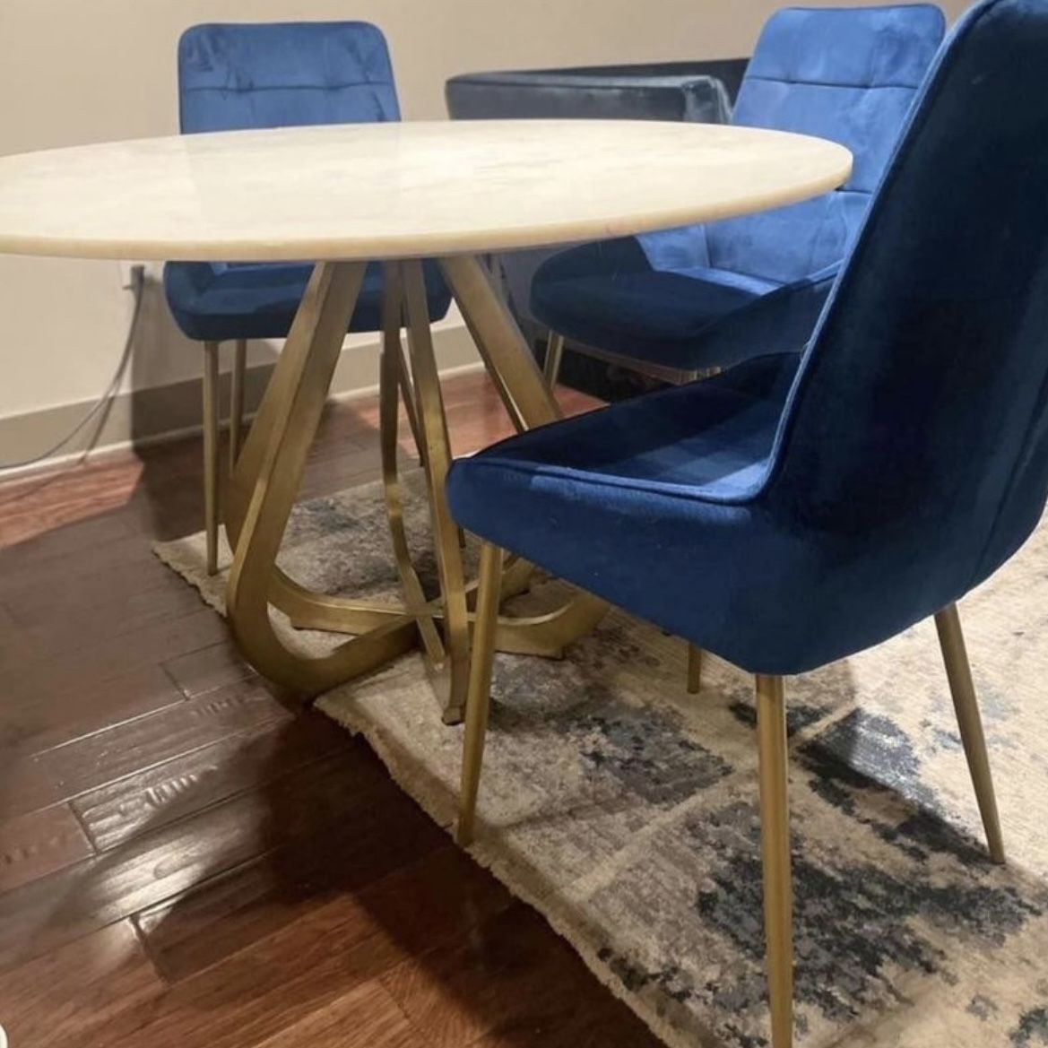 Genuine Marble Round Modern Table 