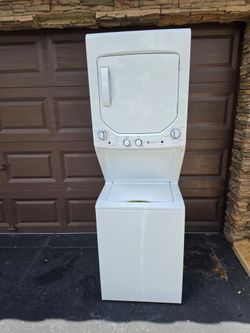 GE - Stackable Washer/Dryer