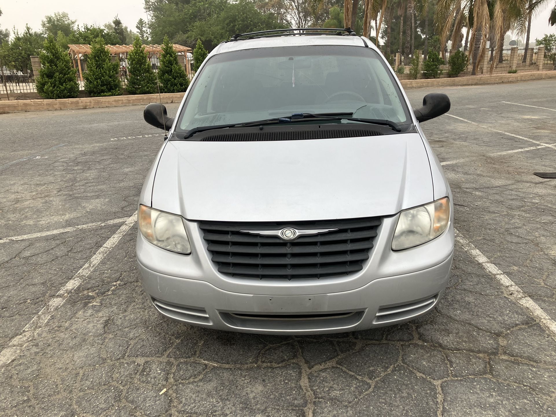 2005 Chrysler Town & Country