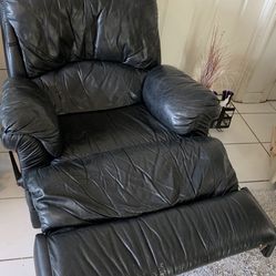 Recliner Couch $65 🎈🎈🎈🎁 Couch, Recliner, Furniture, Rocking Chair. Chair,