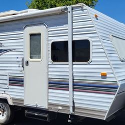 2003 Salem Travel Trailer 22 Feet...4000 POUNDS EMPTY 