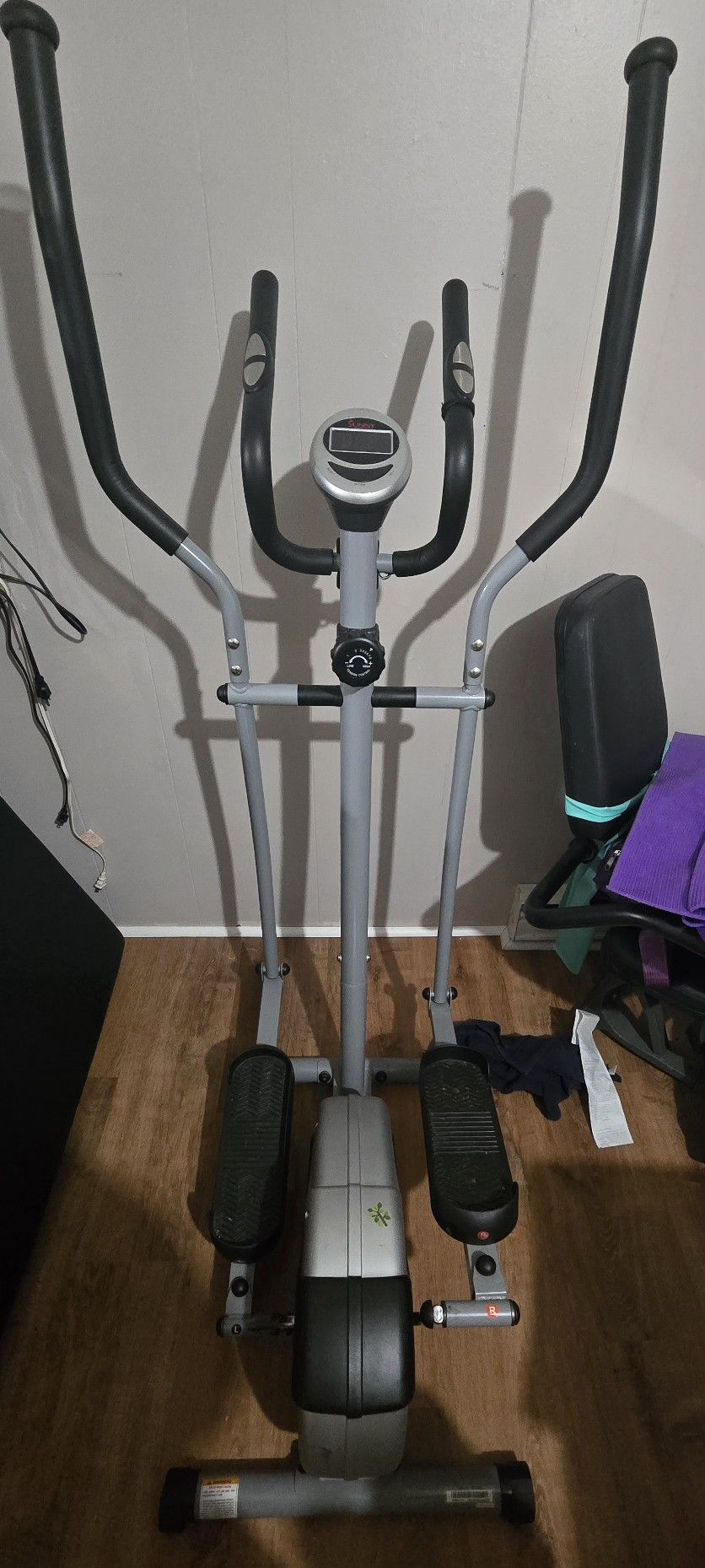 Sunny Health & Fitness Magnetic Elliptical Machine Fitness Cross Trainer SF-E905