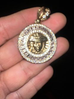 Dije de oro 10 k lo cambio por una cadena oro o por otro dije diferente