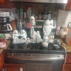 Astronaut home decor 