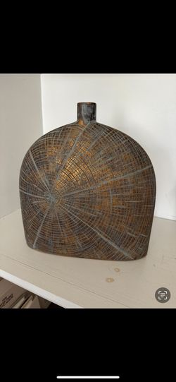 Zuo Modern Solar Short Vase Antique Gold