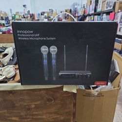 UHF PROFESSIONAL WIRELESS MICROPHONE SYSTEM 