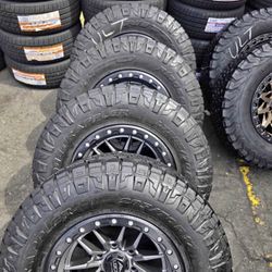 Vendo un set de rines nuevos con llantas nitto 285/70/17