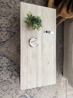 Lift top coffee table with storage space