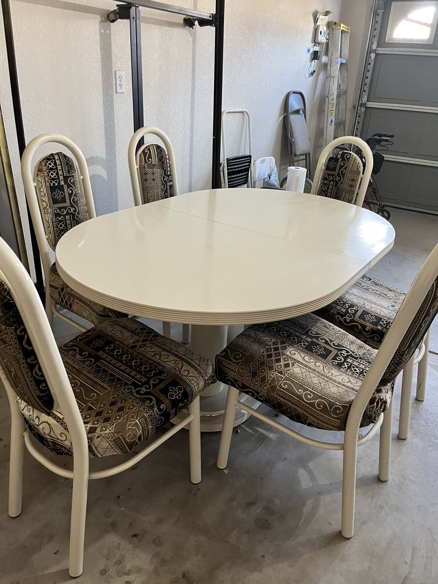 Dining Room Table 
