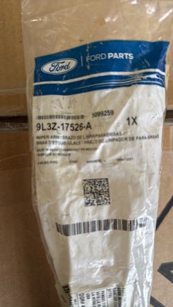 2013 Ford f150  wiper arm