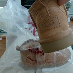 New Ugg Fur Boots Size Girls 3