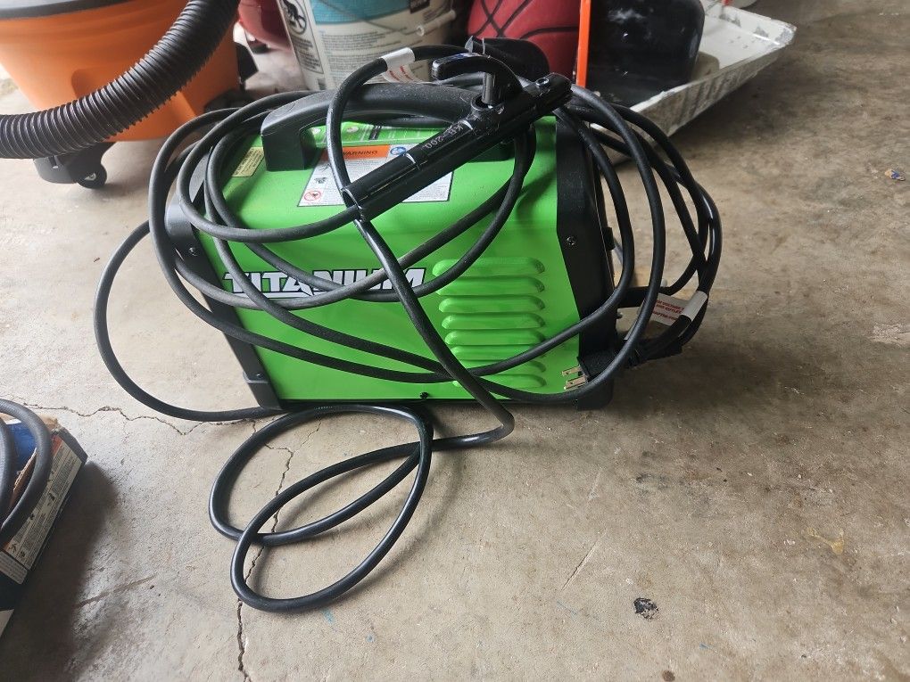 Stick and Tig Welding Machine Up To 225 Amps and 240 Volt