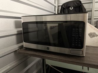 GE 1.1 Cu Ft Microwave Stainless Steel 950 Watts 